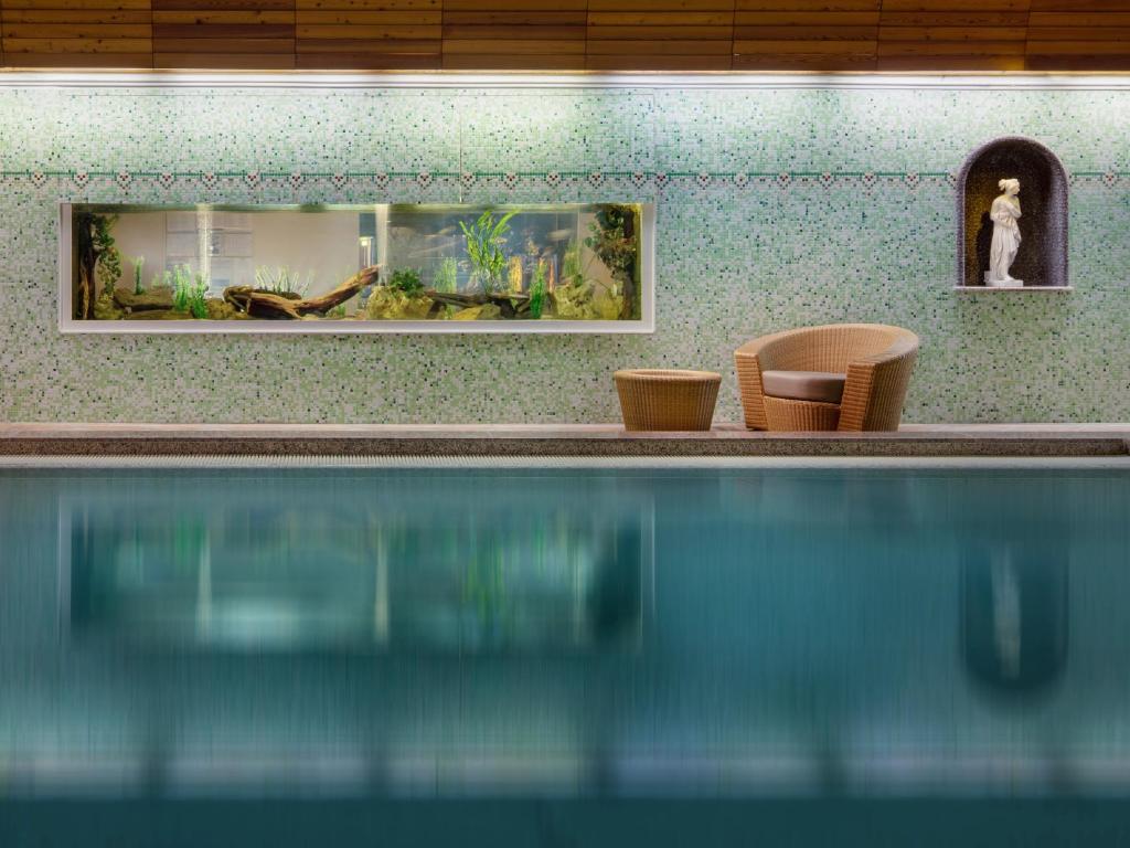Hot spring bath