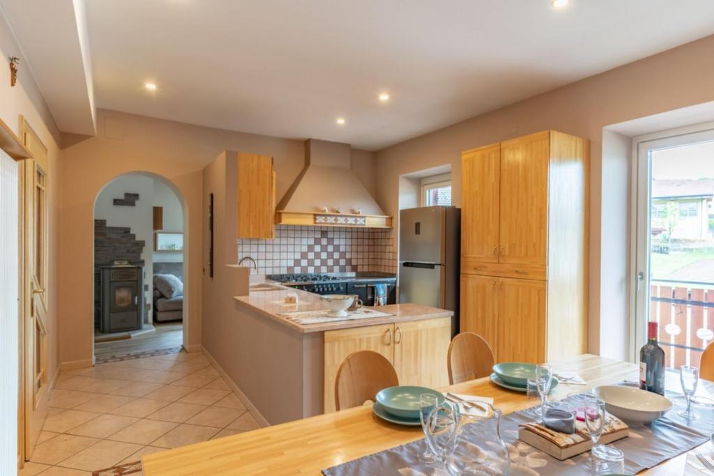 Casa ai Tre Colli, Tres, Tres