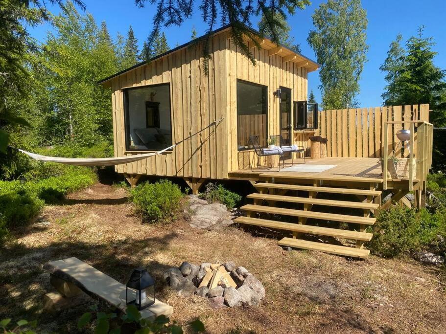 Forest cabin with stunning mountain view & Sauna, Torsby