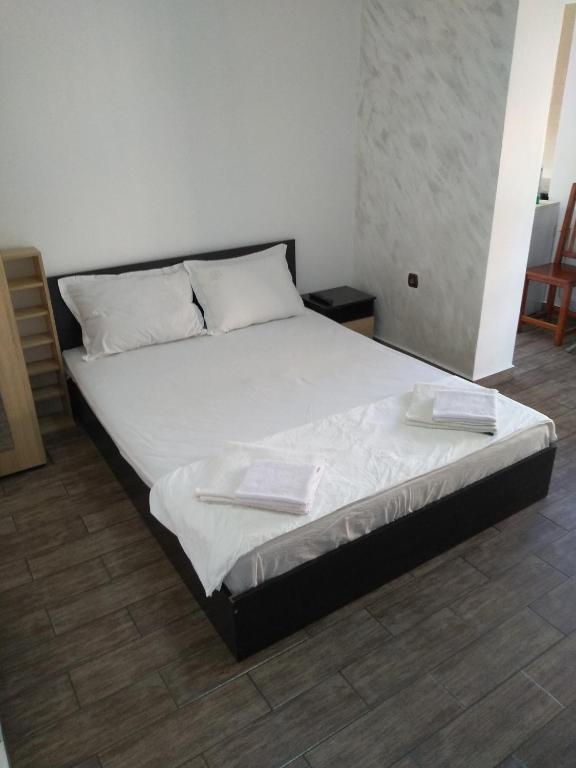 Guest House Lili photo
