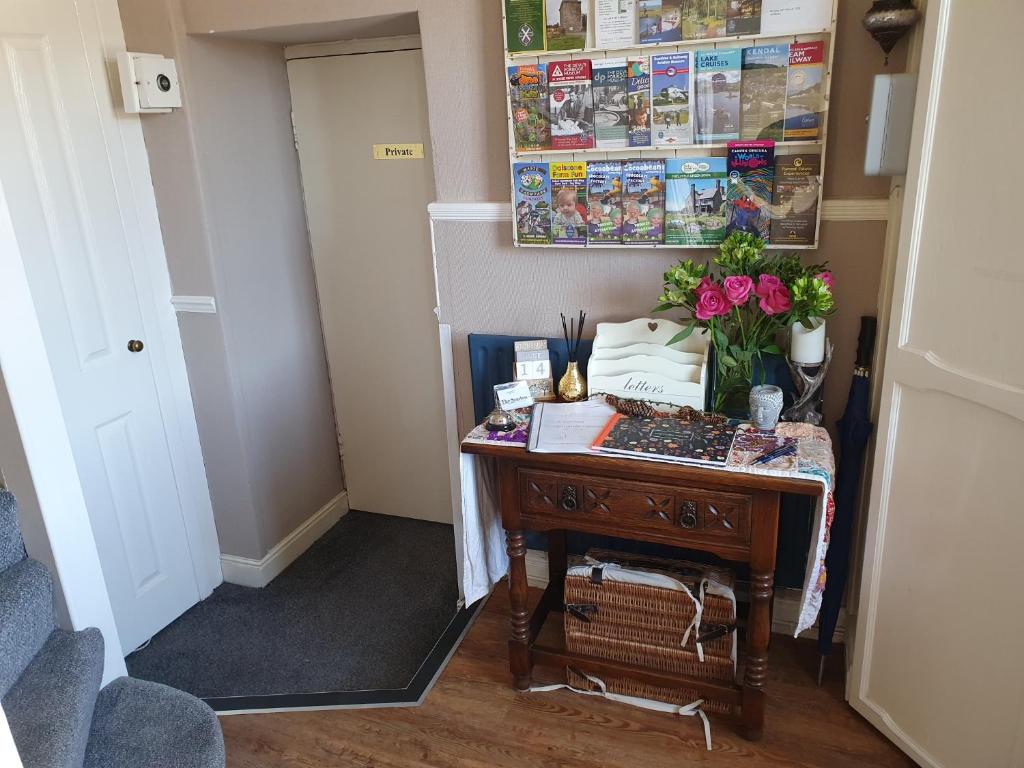 Kirkcroft Guest House フロント・ロビー