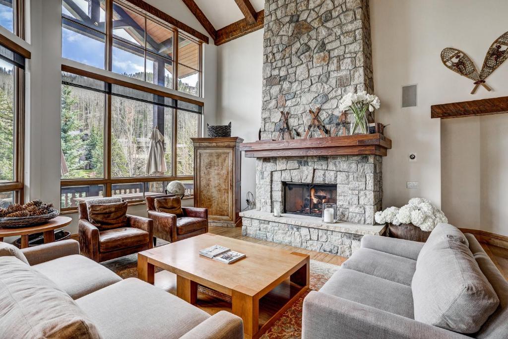 Refined 5 BR Private Home with Private Hot Tub, Vail