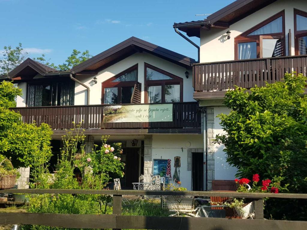 APARTMANI SRCE MREŽNICE, Duga Resa