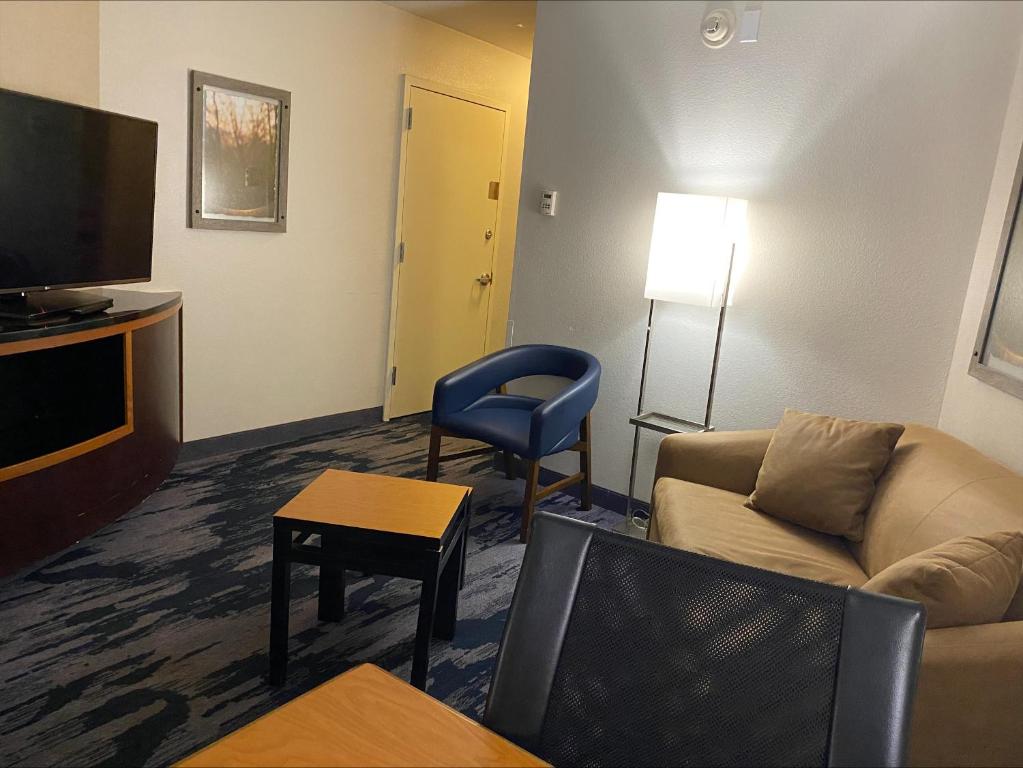 Fairfield Inn & Suites Texarkana photo