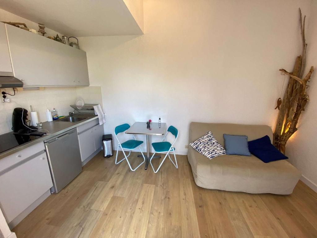 Villa 2 pièces, 4 couchages, face à la mer, parking privé, proche commerces, plage à 300m. - FR-1-81-474 - 3