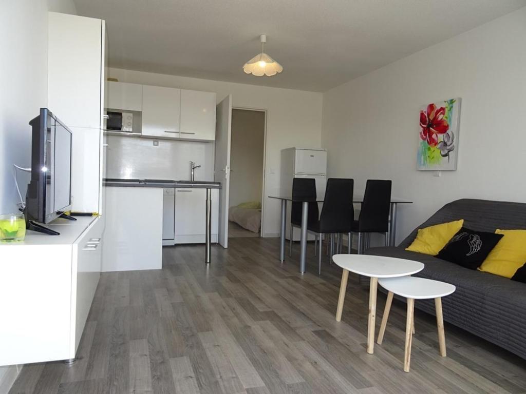 Palavas-les-Flots : T2 cabine climatisé en RDJ avec piscine et parking, à 400m de la plage - 2