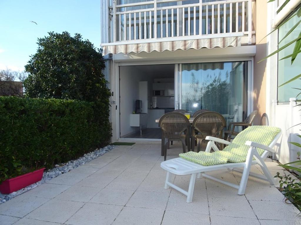 Palavas-les-Flots : T2 cabine climatisé en RDJ avec piscine et parking, à 400m de la plage - 1