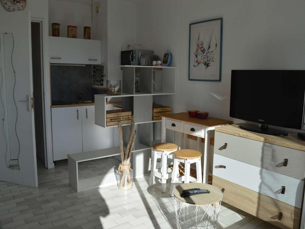 Studio Cabine lumineux, loggia & plancha à Port Camargue, 4 couchages, ménage inclus - FR-1-250-161 - 2