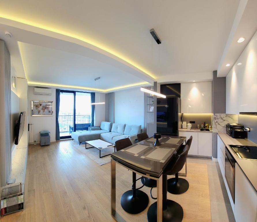 Belgrade Waterfront 10th fl Lux Apt. w/ City view - 2