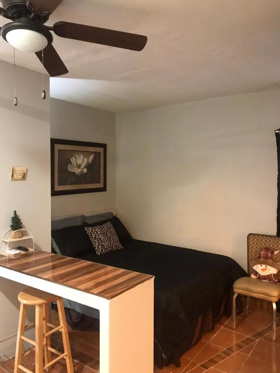 Mini depa # 5 zona Hotelera planta baja, Mexicali