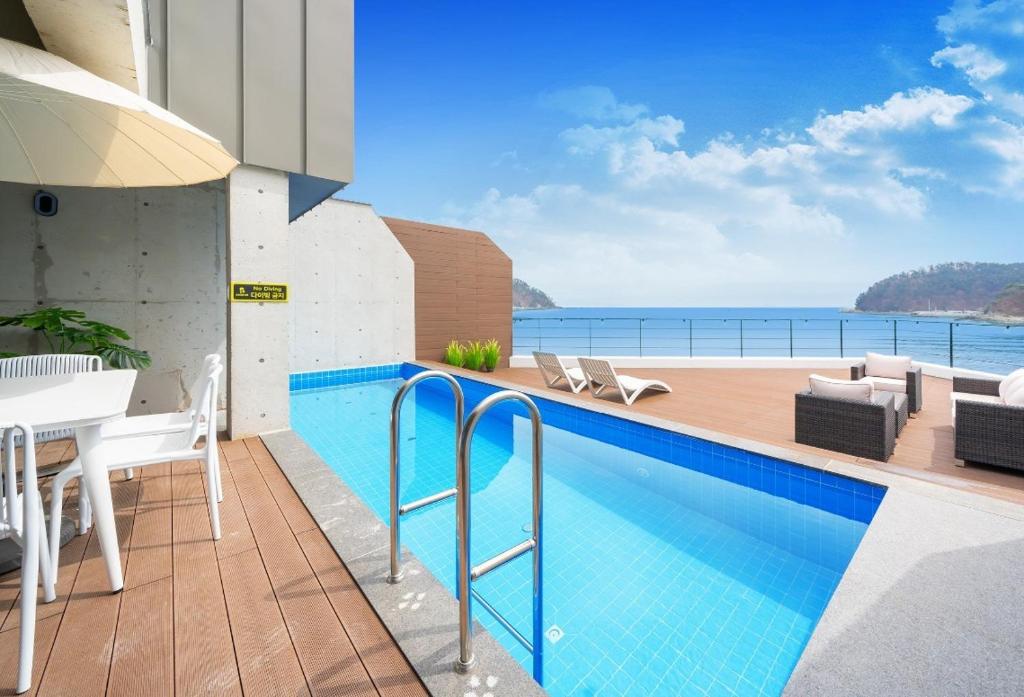 Hiclass Geoje, Kodže