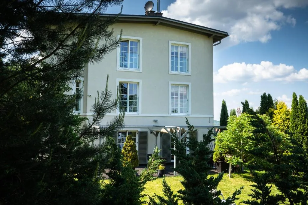 Rezydencja Villa Nova, hotel in Jelenia Góra