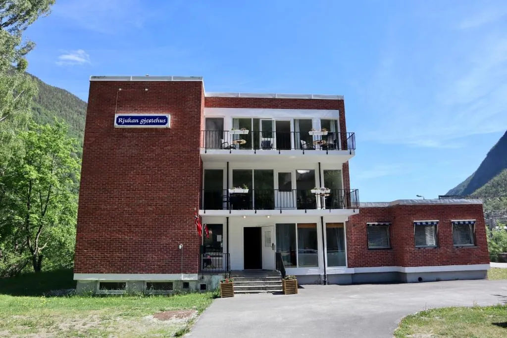 Rjukan Gjestehus, hotel in Rjukan