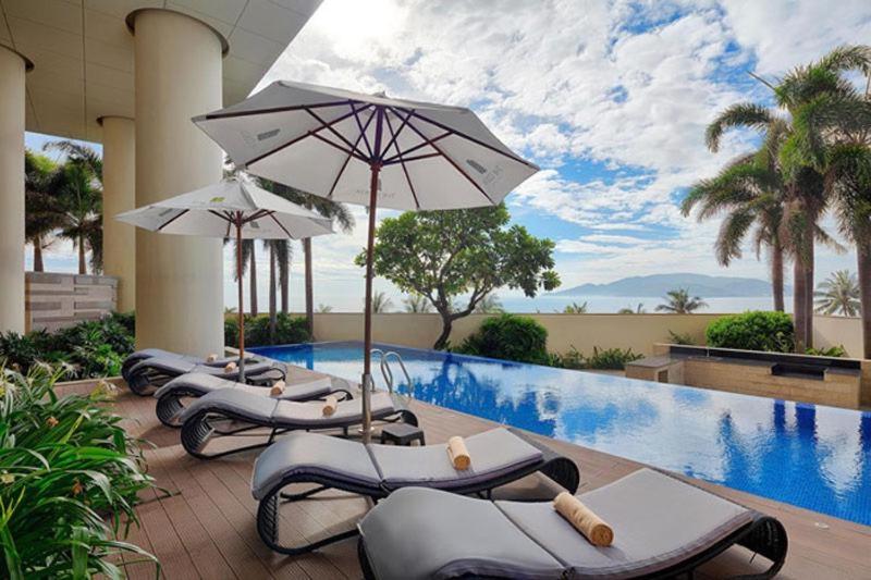 Rozy Apartment in City Center with Sea View