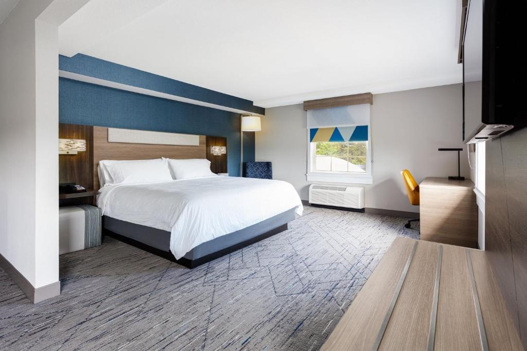 Holiday Inn Express & Suites Williamsburg photo
