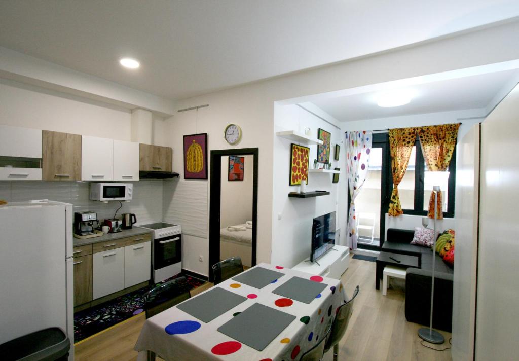 Kusama All New Business Grade Comfort Apartment - 4