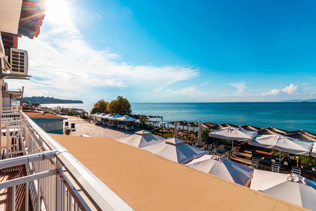Aegean Blue Seaview Studios — Hotel in Agia Triada (Thessaloniki)