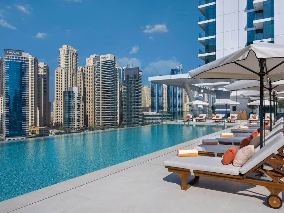 1BR Apartment Dubai Marina, Dubai