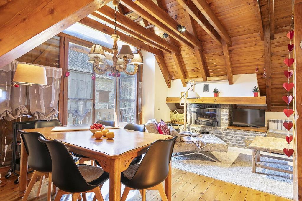 Luderna - Dúplex con terraza Esclòps, Arties