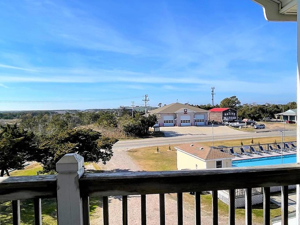 Pony Island Inn photo