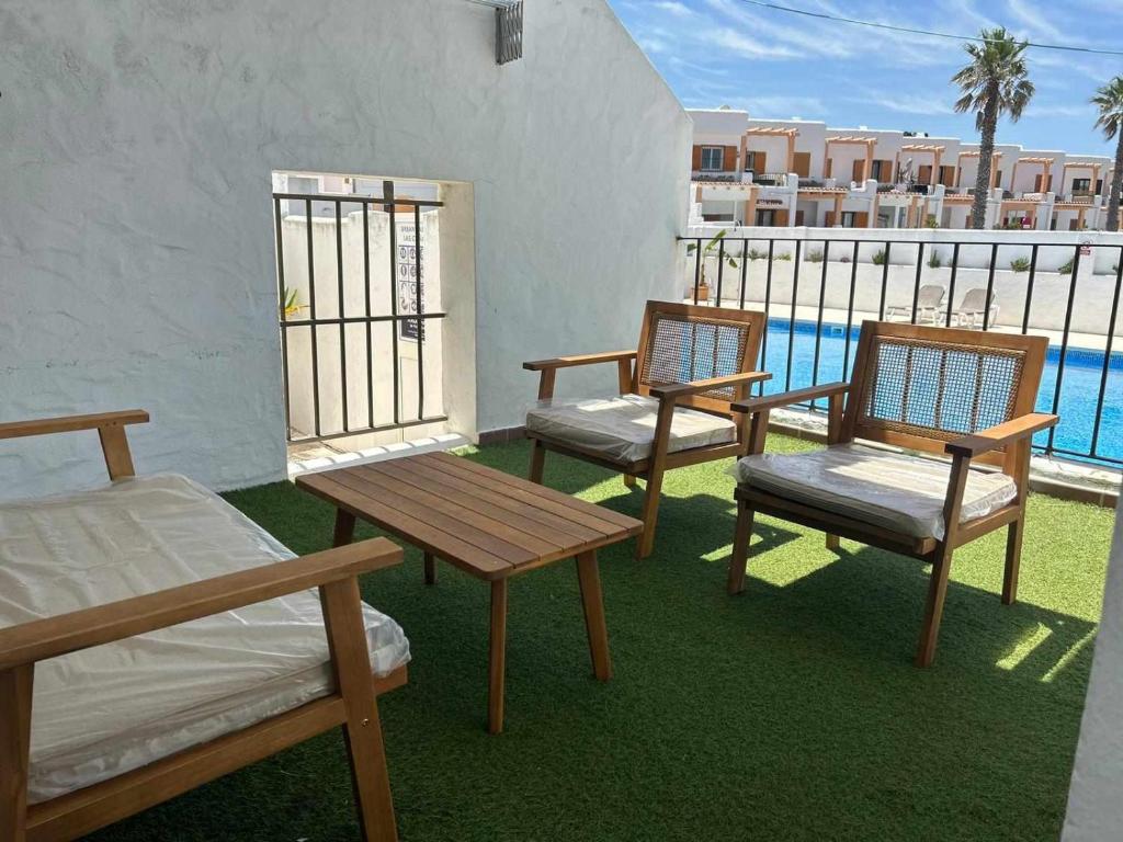 Urb. Las Cañas I. Apartamento F2 - 5