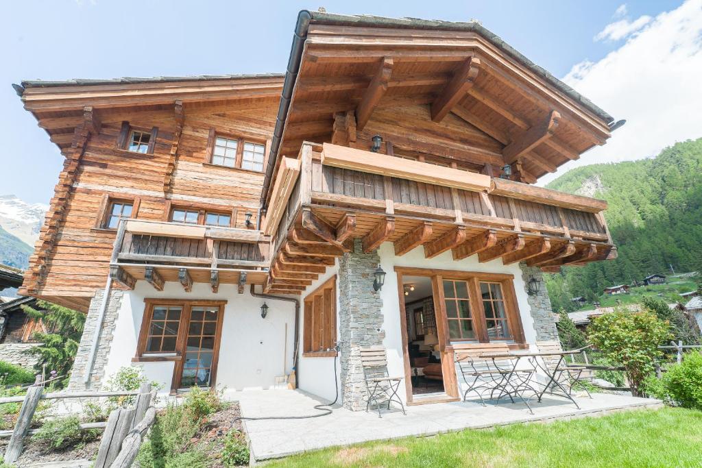 Exterior view, Chalet Ulysse in Zermatt
