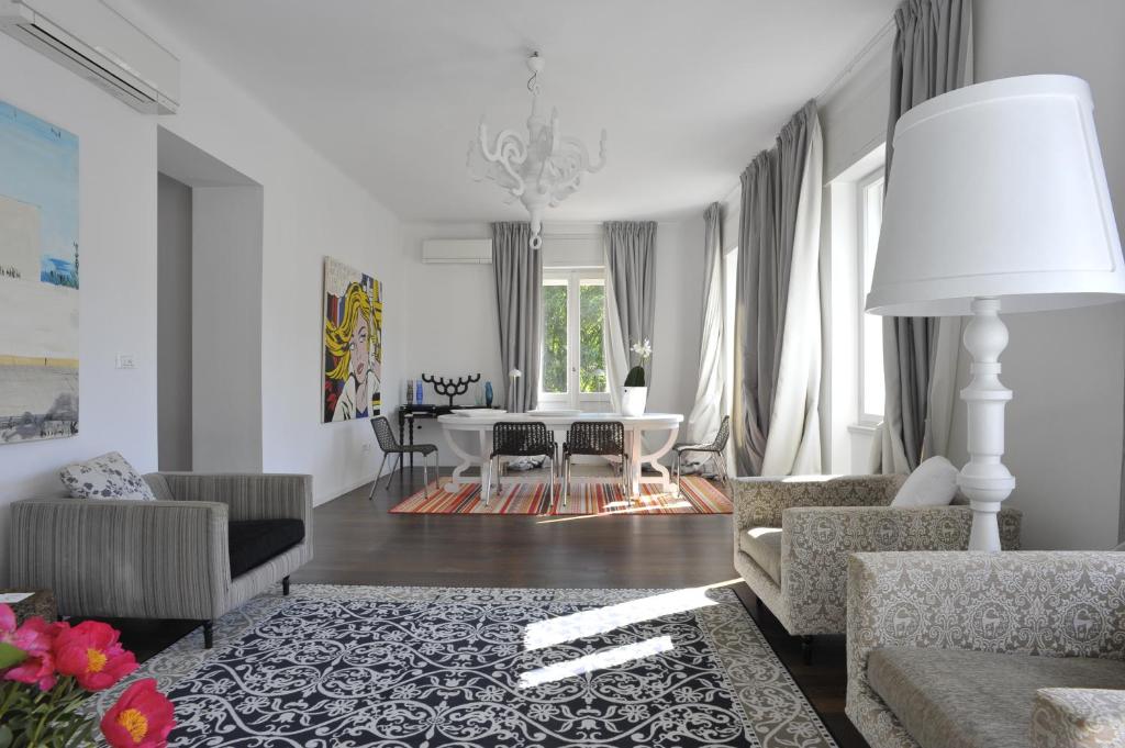 Apartment Charon with Garage, Rovinj