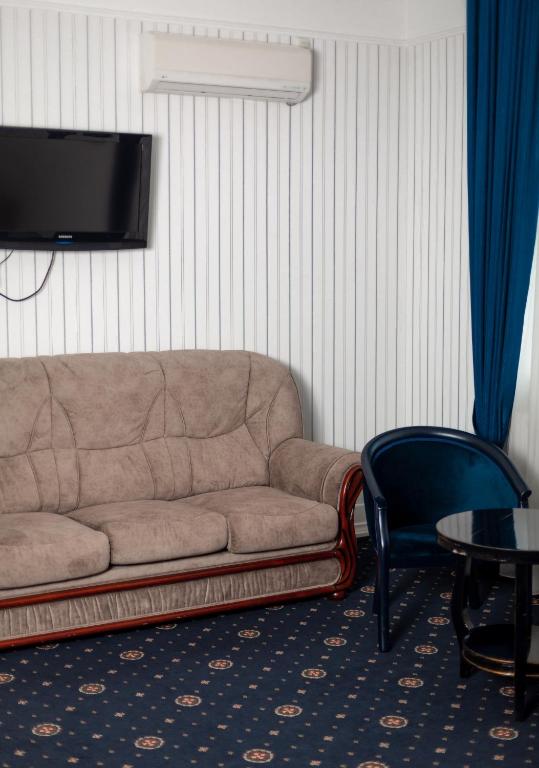 Hotel Aristocrat photo