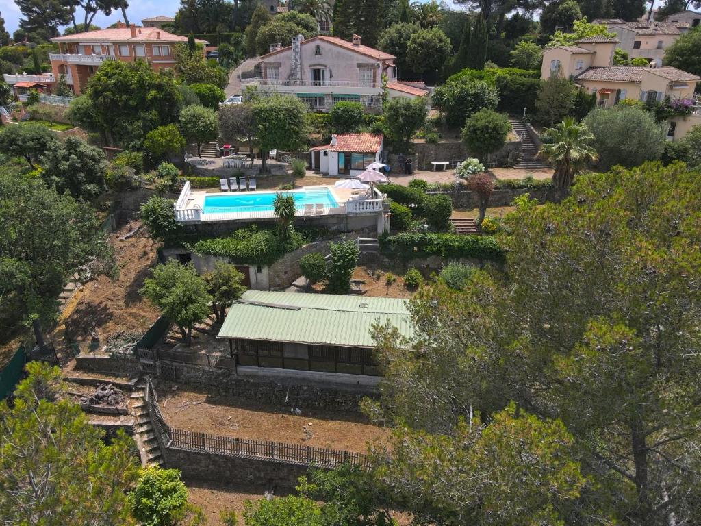 Large Panoramic Villa Retreat - 1