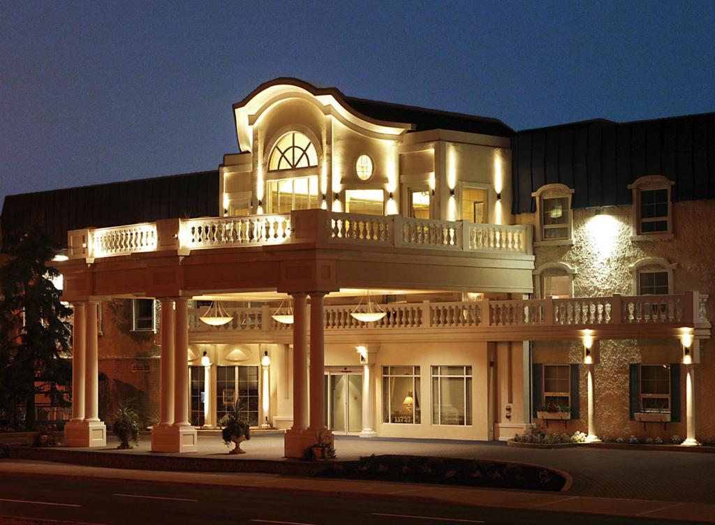 Chateau Louis Hotel &amp; Conference Centre — Hotel in Edmonton (AB)
