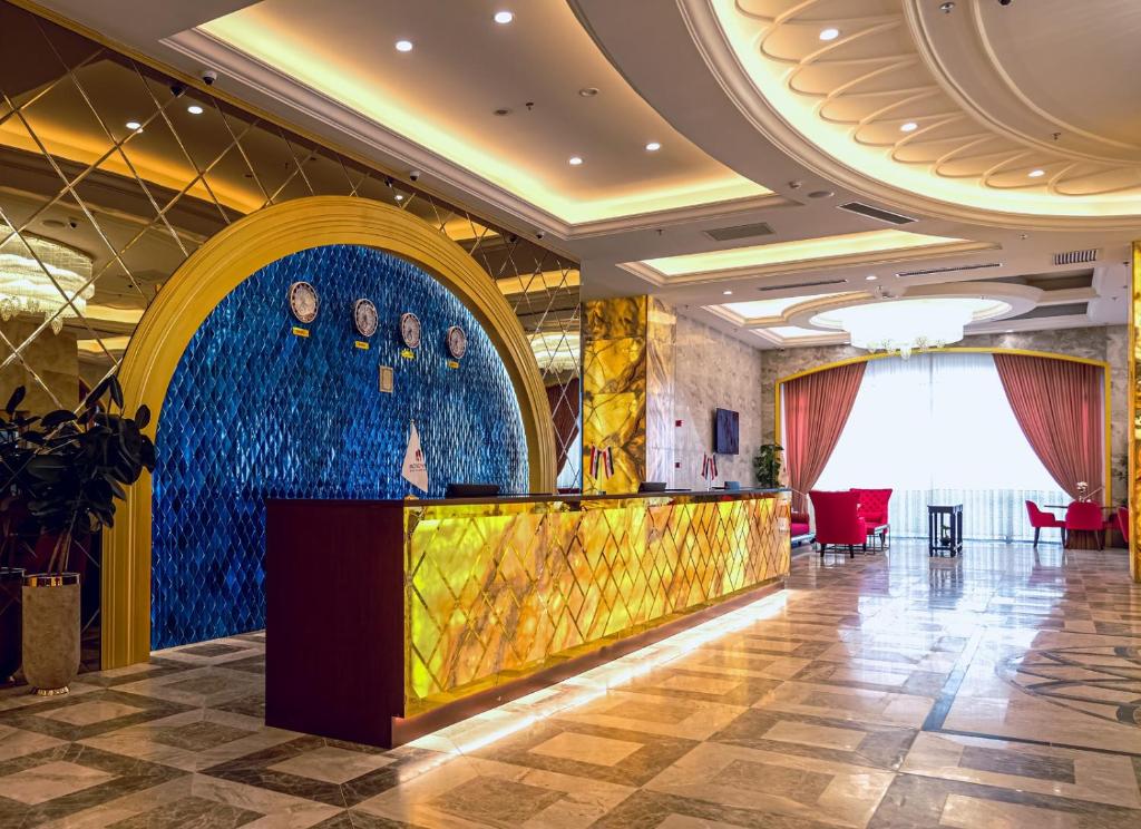 Shared lounge/TV area