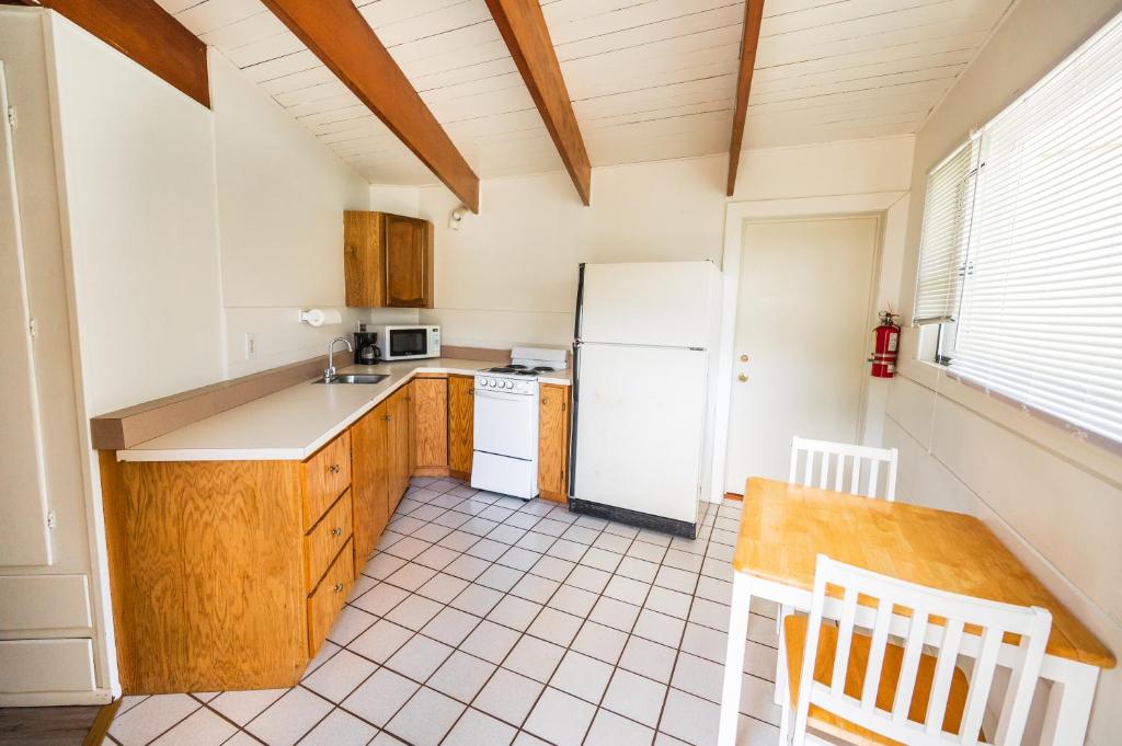 Redwood Meadows RV Resort photo