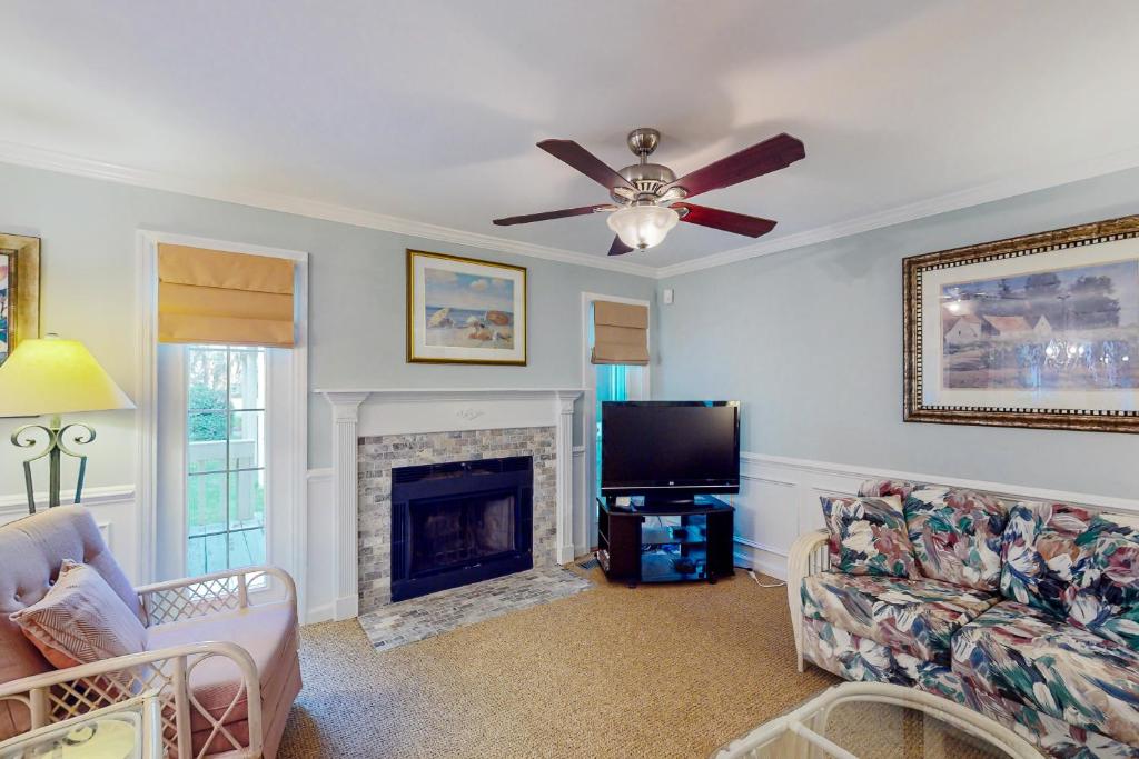 Evian 207, Hilton Head Island