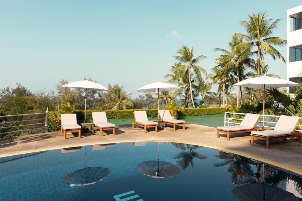 スイミングプール