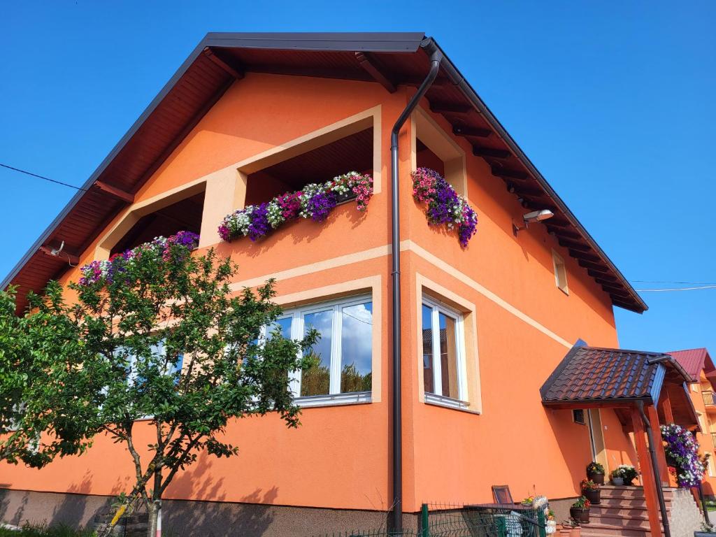 Rooms Sapina — Hotel in Korenica