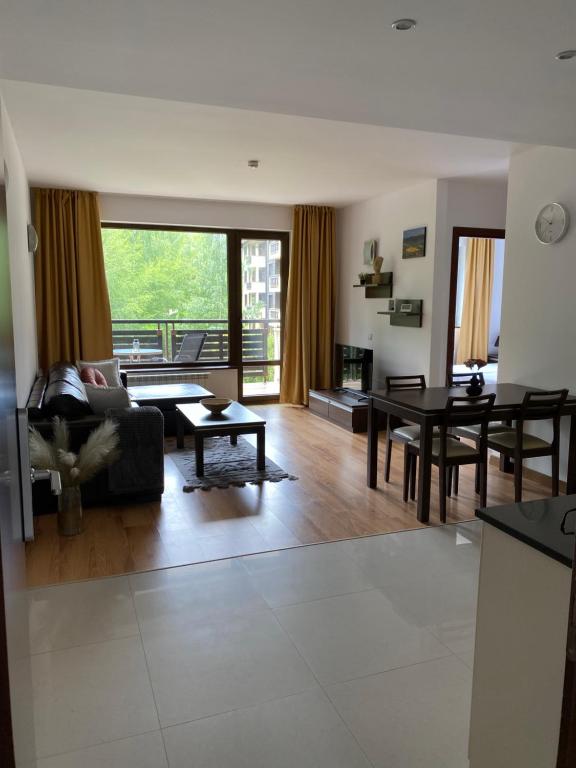 M&R Apartment C13 - SPA Terra Complex, Razlog