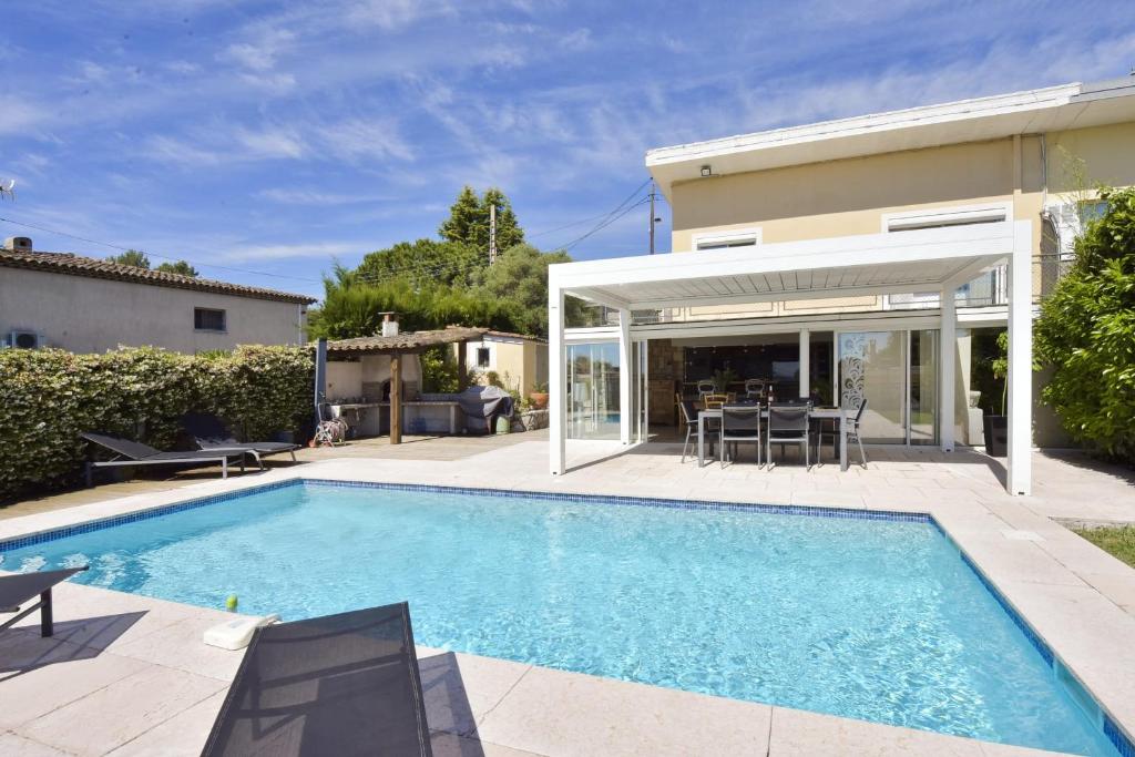 Family house with swimming pool & sea view - 1
