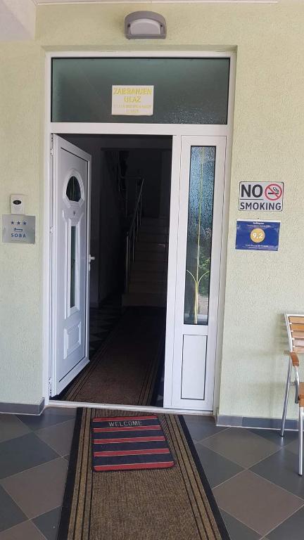 Guest House Vila Mimoza - 2