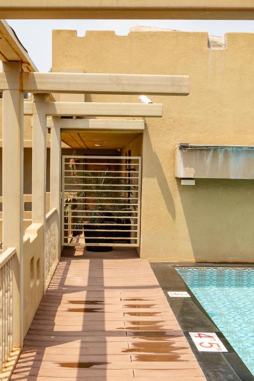 スイミングプール