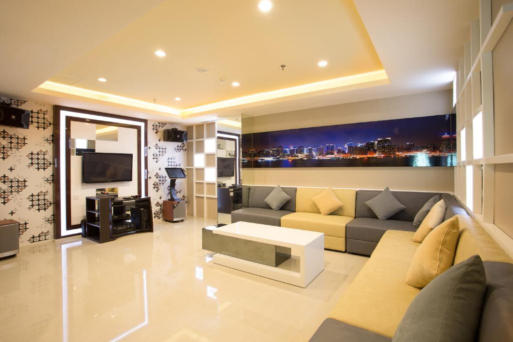 ゴールデン パレス ホテル ランボク - Facilities image