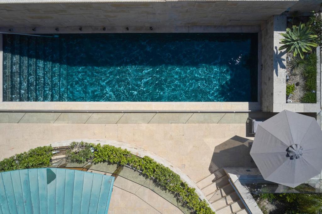 スイミングプール