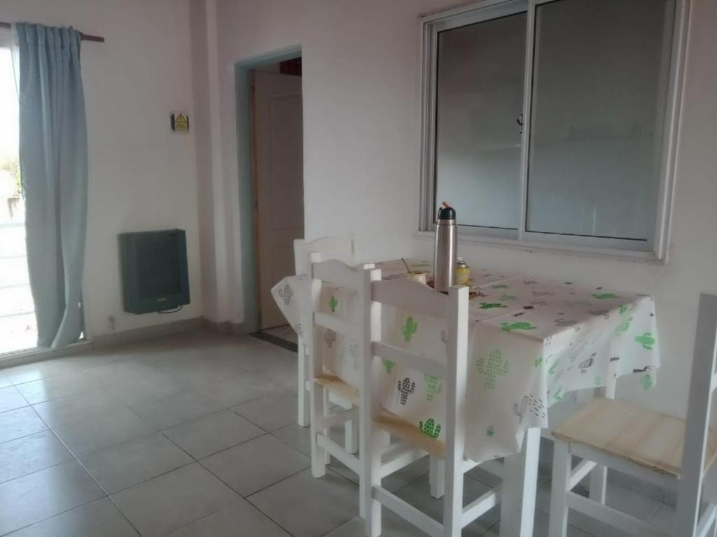 Alquilo depto 1 dorm en Zárate - 4