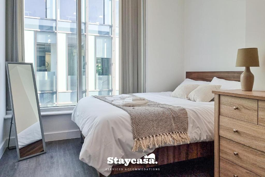 Bright & Central Apt - With Great Transport Links, Stockport