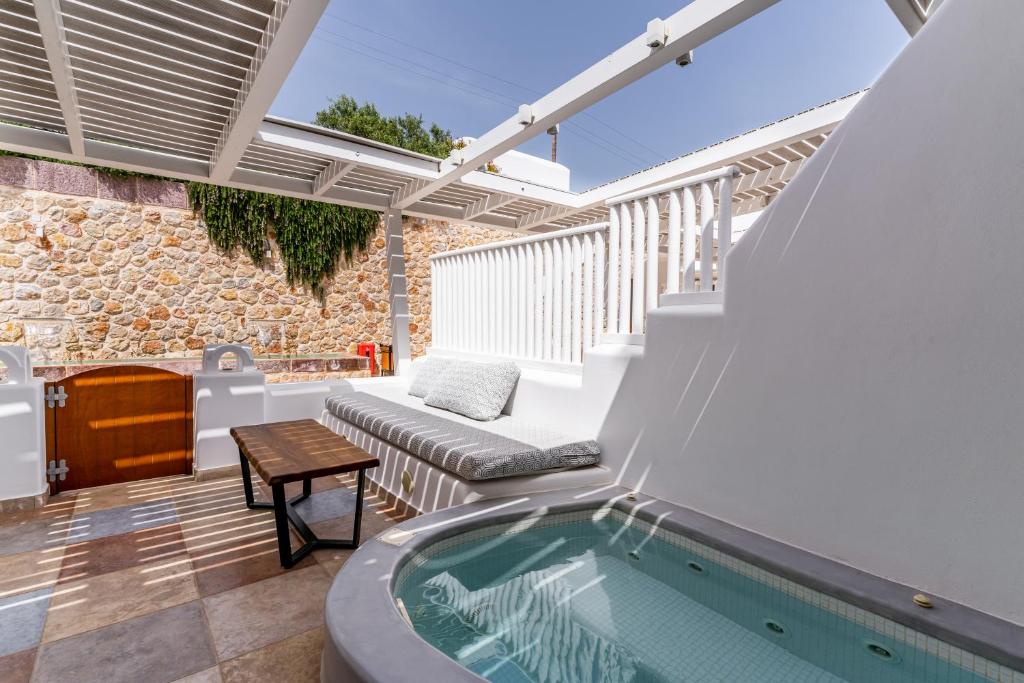 Marvarit Suites photo