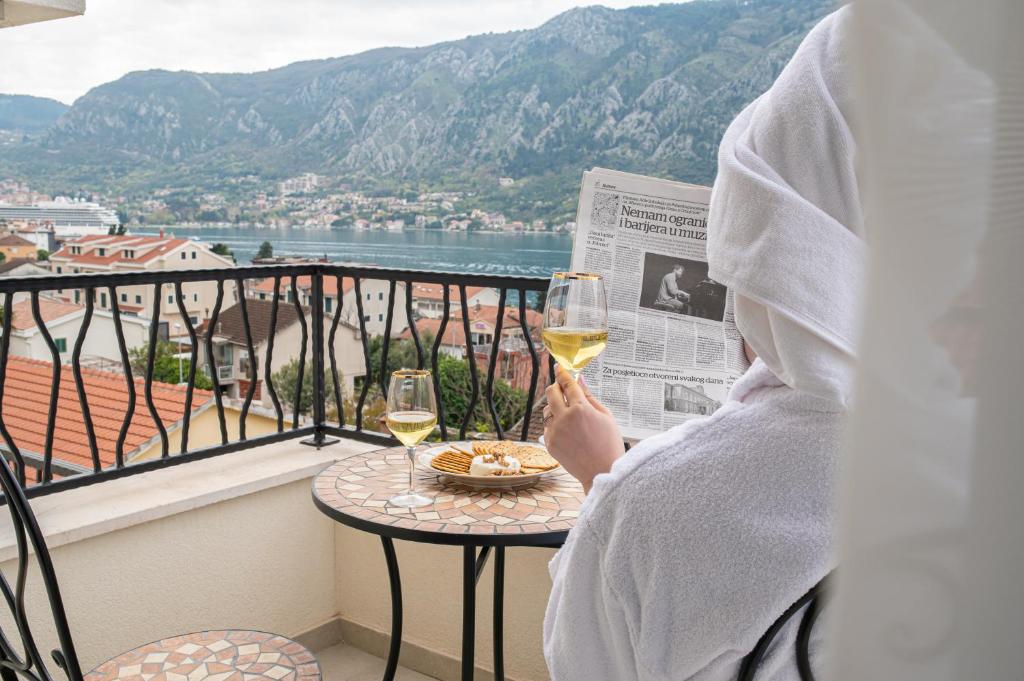 Enyana Luxury Suites - 3