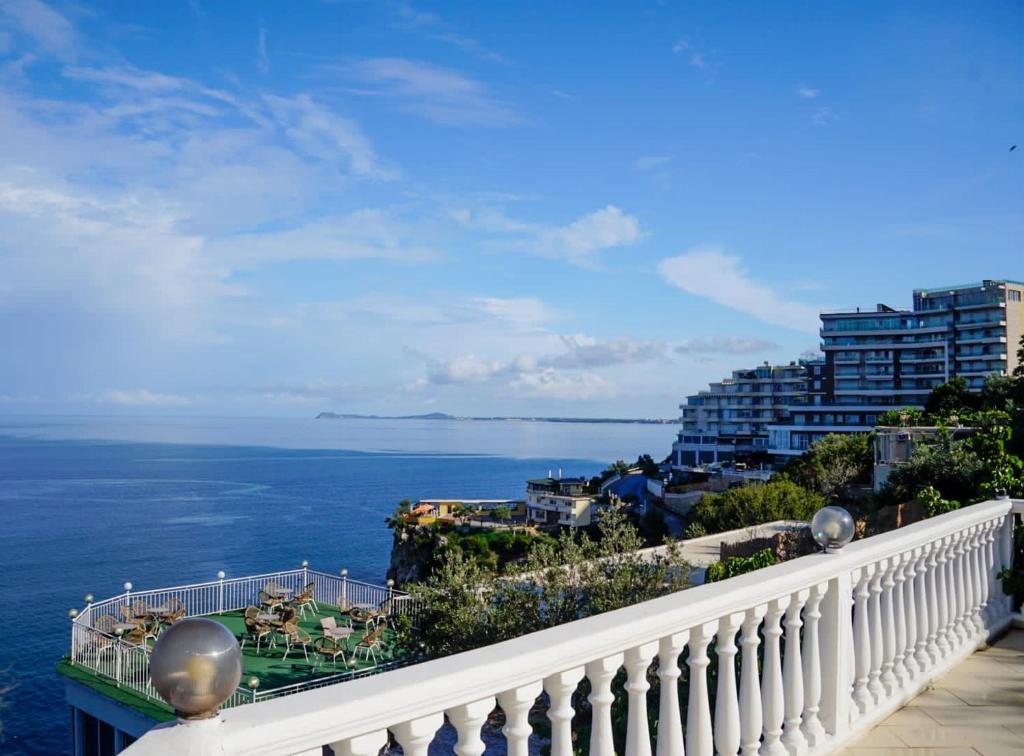 Blue Holiday Hotel photo