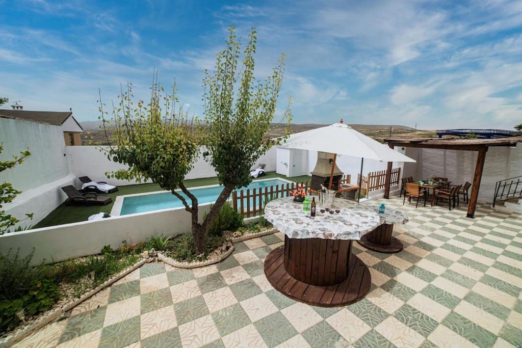 Magnificent villa: 2 private pools, BBQ, garden & parking. 13 per. In Padul - 3