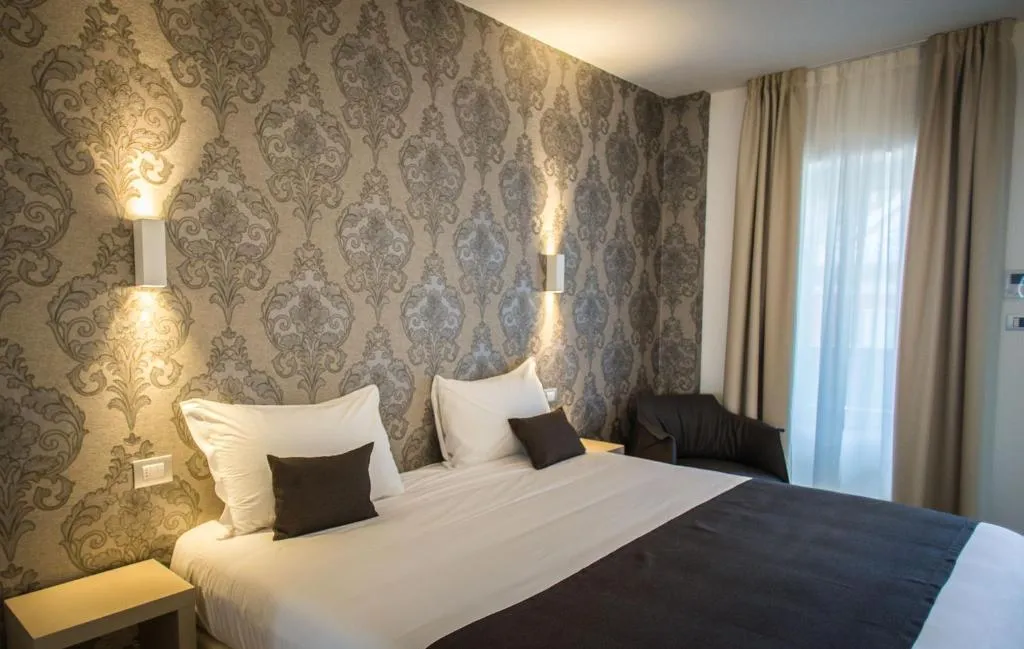 Hotel Ponti, Hotel in Angera