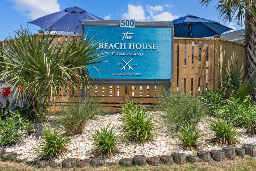The Beach House at Oak Island by Carolina Retreats — Hotel in Oak Island (NC)
