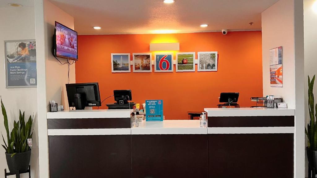 Motel 6-Regina, SK photo
